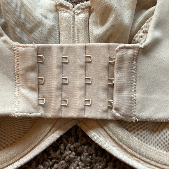 Lilyette Unlined 34DDD bra - Picture 4 of 7